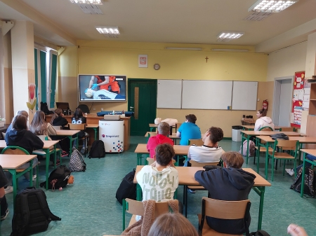 Pierwsza pomoc z gminą Ksawerów w kl. 7c