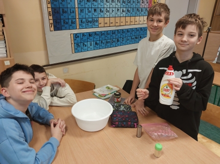 Badanie napięcia powierzchniowego – klasy 7-e